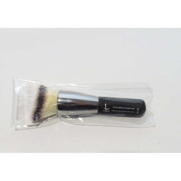 It Cosmetics Heavenly Luxe Solid Serum Foundation Brush # 29 - Picture 1 of 5